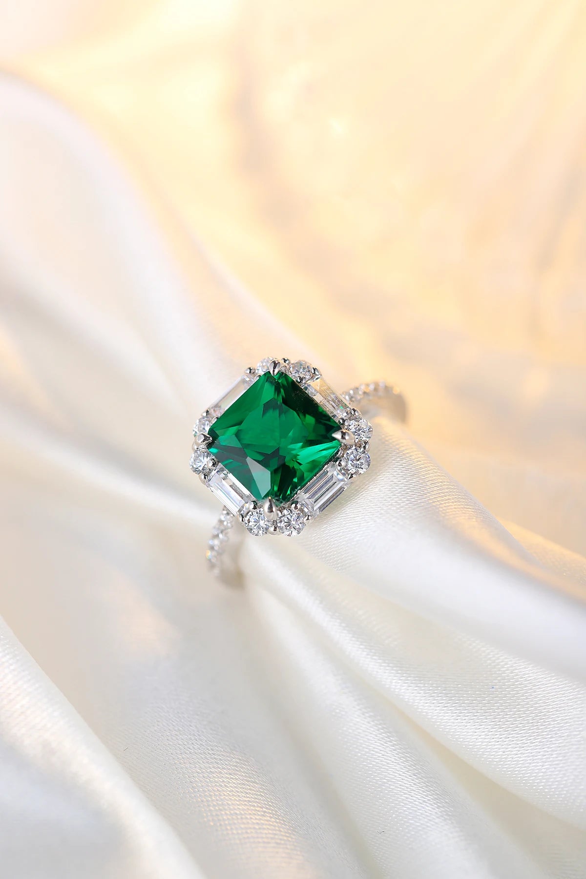 Lab Grown Emerald Gemstone Hydrothermal Columbian Emerald Woman Ring 925 Sterling Silver